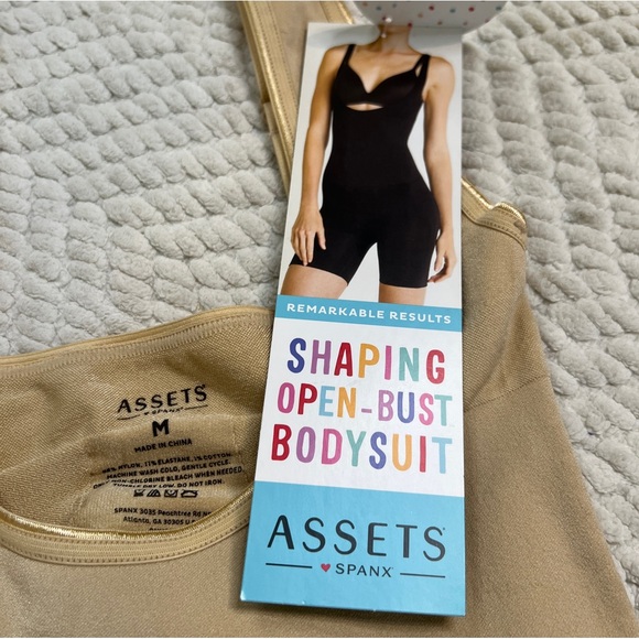 Assets by Spanx Shaping Open-Bust Bodysuit, Medium - Picture 2 of 6